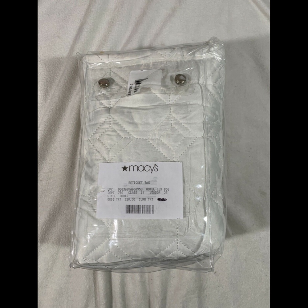 NEW Hotel Collection Alabastar Quilted (1) Standard Sham Pillow‎